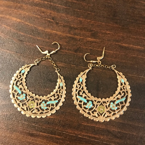 Beautiful Indian motif earrings - Picture 1 of 2